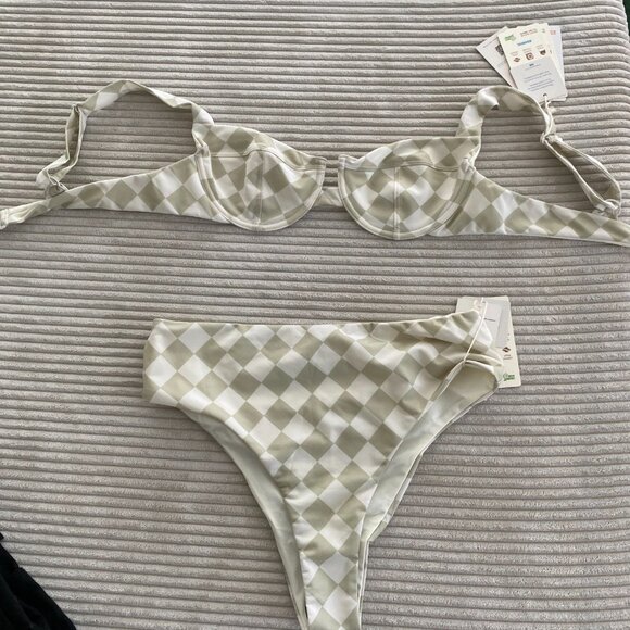NEVER WORN (Tags on) Women's Aloha Bikini Large - Picture 1 of 11